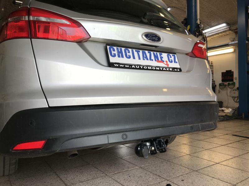 Vonóhorog Ford Focus kombi 2011-2018, Levehető bajonett, AUTO-HAK