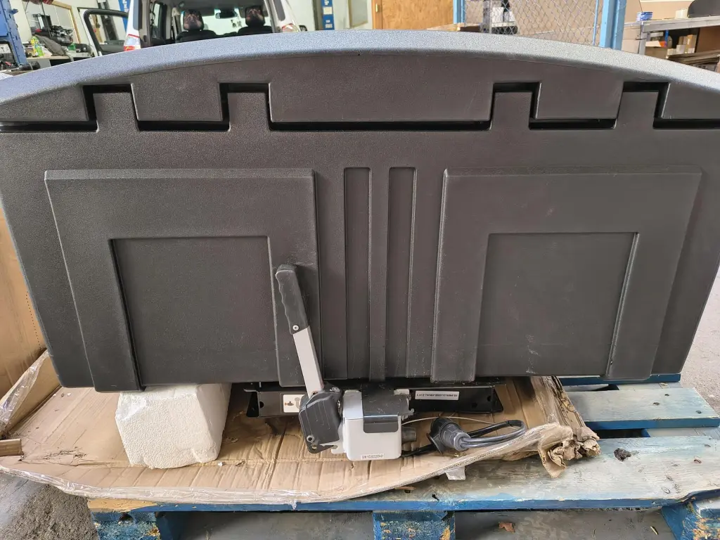 TowCar TowBox V3 fekete, zárt, vonóhoroghoz
